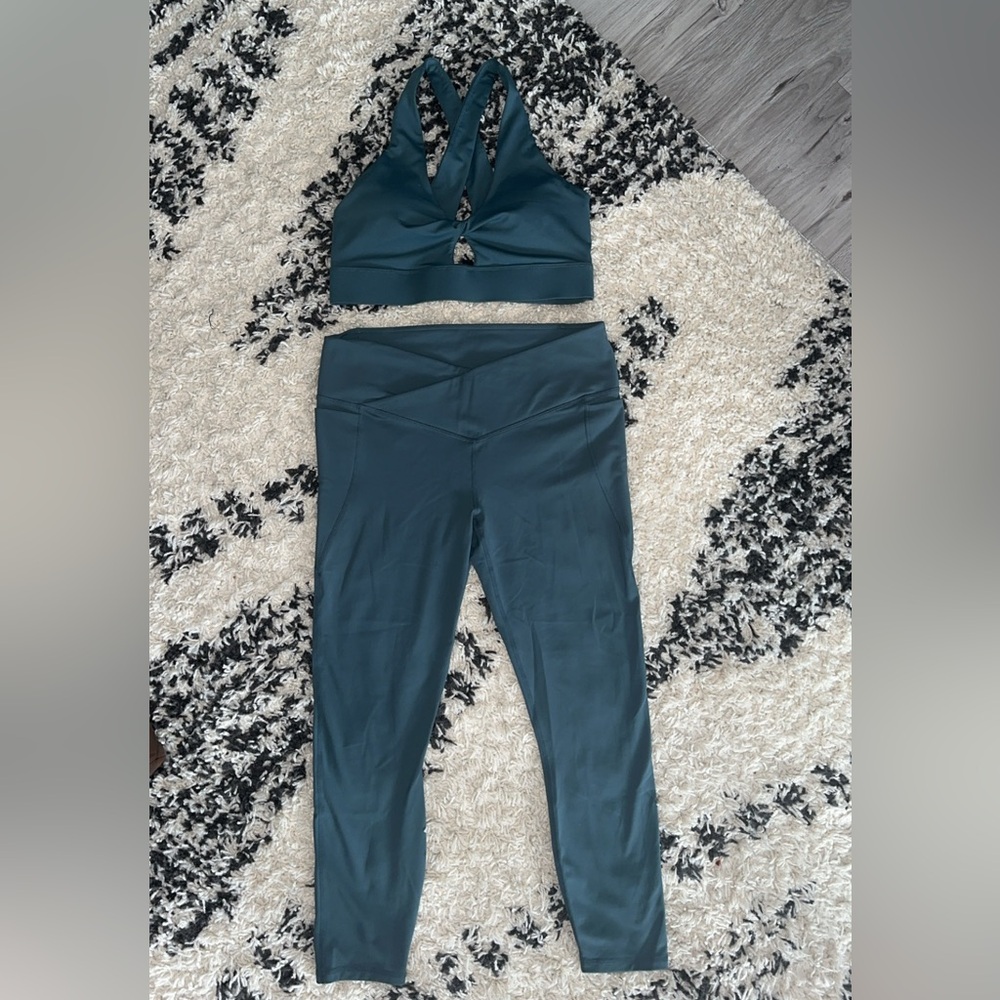 Fabletics workout set